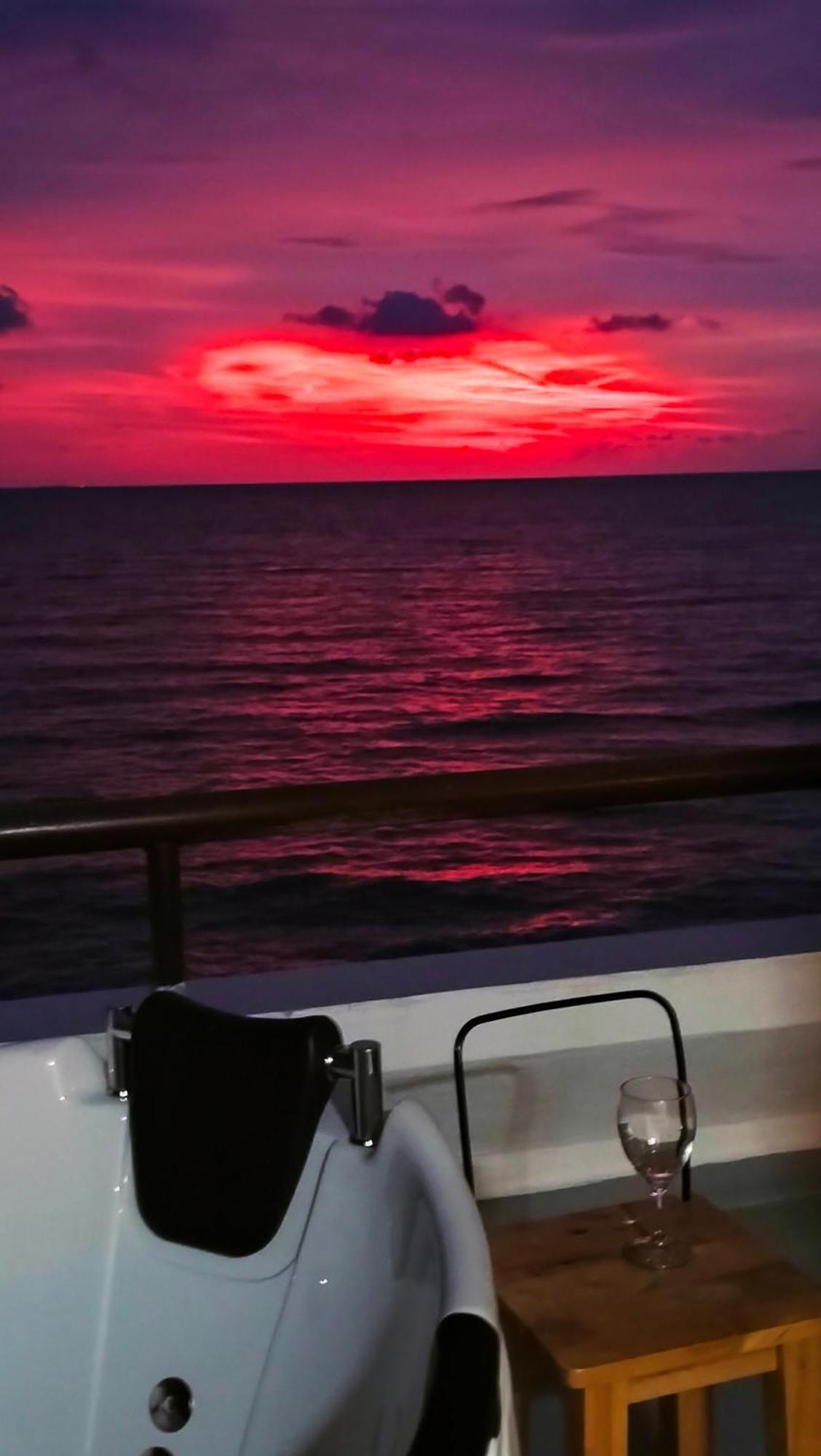 Seafront Sunsetspa Port Dickson Extérieur photo